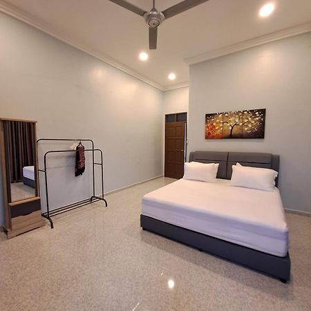 Zn Homestay Gong Badak Kampong Pengkalan Maras Экстерьер фото