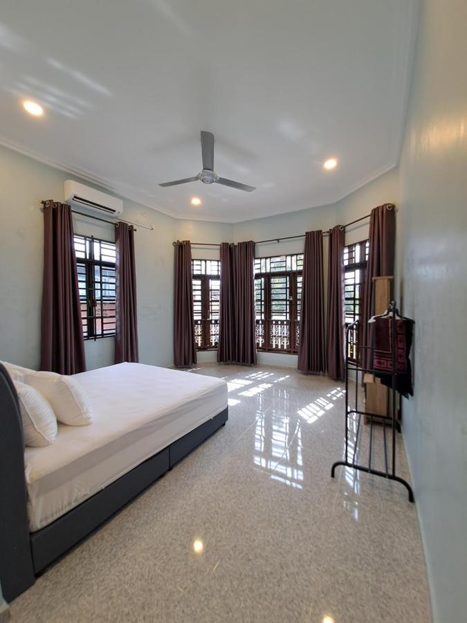 Zn Homestay Gong Badak Kampong Pengkalan Maras Экстерьер фото