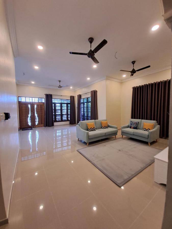 Zn Homestay Gong Badak Kampong Pengkalan Maras Экстерьер фото