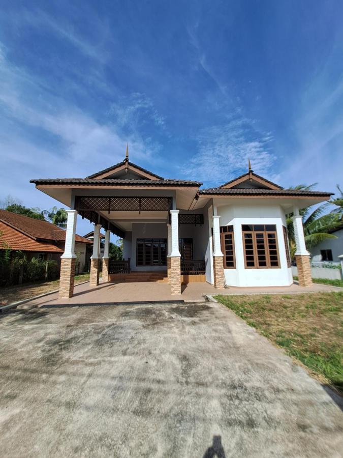 Zn Homestay Gong Badak Kampong Pengkalan Maras Экстерьер фото